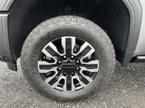 Used 2025 GMC Sierra 3500 Denali Ultimate image 10