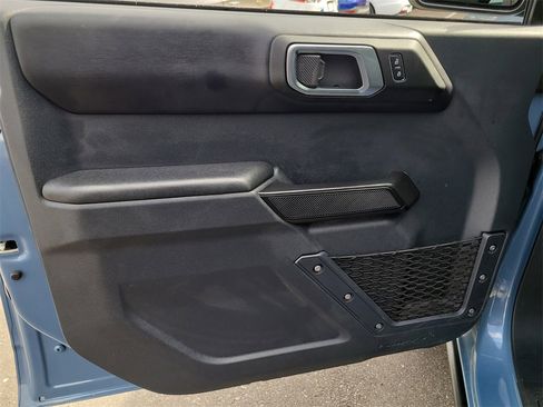 Used 2025 Ford Bronco Badlands image 13