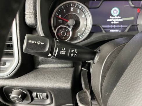 Used 2023 RAM 1500 Laramie AWD/4WD image 19