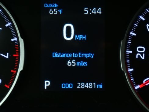 Used 2022 Toyota RAV4 XLE image 25