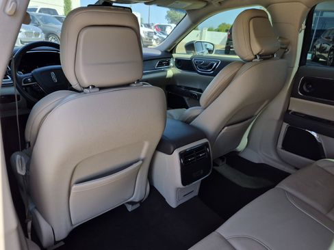 Used 2020 Lincoln Continental w/ Premium Package FWD image 17