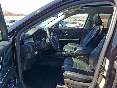 Used 2022 Lincoln Corsair AWD w/ Premium Package image 13