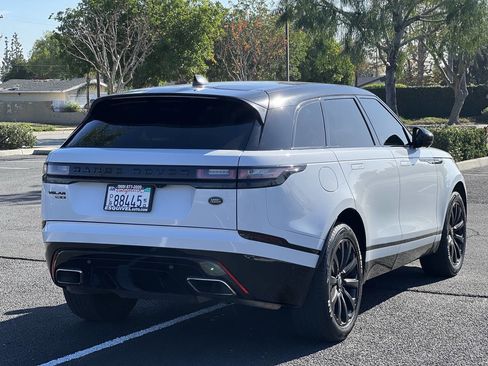 Used 2018 Land Rover Range Rover Velar R-Dynamic SE image 4
