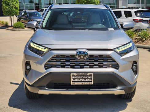 Used 2022 Toyota RAV4 Limited FWD image 2