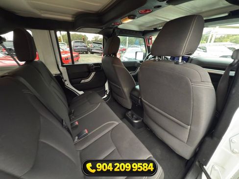 Used 2017 Jeep Wrangler Unlimited Sahara w/ Max Tow Package AWD/4WD image 38