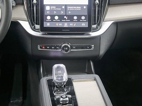 New 2026 Volvo XC90 B6 Plus w/ Protection Package Premier image 29