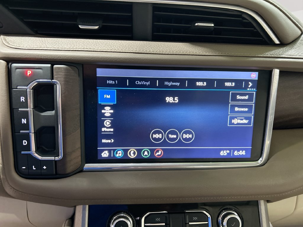 Used 2021 GMC Yukon Denali w/ Denali Premium Package AWD/4WD image 16