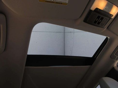 Used 2025 Mitsubishi Outlander SEL AWD/4WD image 8