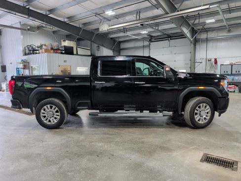 Used 2022 GMC Sierra 3500 Denali AWD/4WD image 2