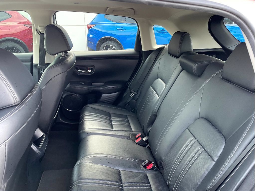 Used 2023 Honda HR-V EX-L image 10