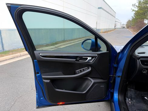 Used 2018 Porsche Macan image 15