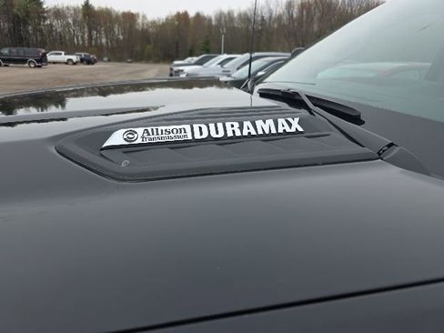 Used 2022 Chevrolet Silverado 2500 LT w/ Midnight Edition AWD/4WD image 11