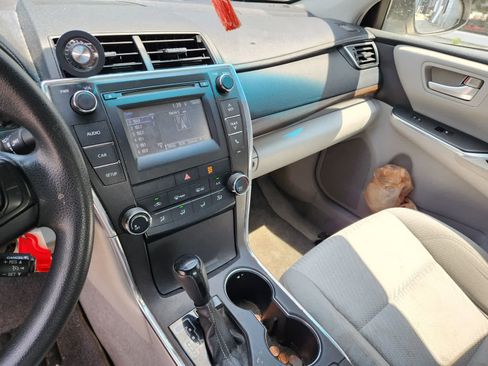 Used 2015 Toyota Camry LE FWD image 10