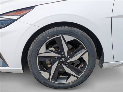 Used 2023 Hyundai Elantra Limited FWD image 14