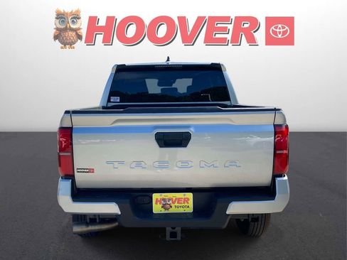 Used 2025 Toyota Tacoma SR5 RWD image 9