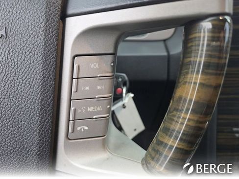 Used 2010 Lincoln Navigator 2WD image 24