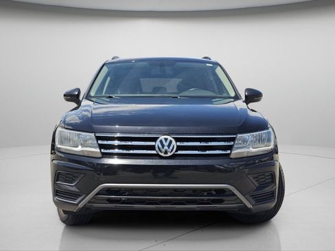 Used 2019 Volkswagen Tiguan SE w/ Panoramic Sunroof Package AWD/4WD image 3