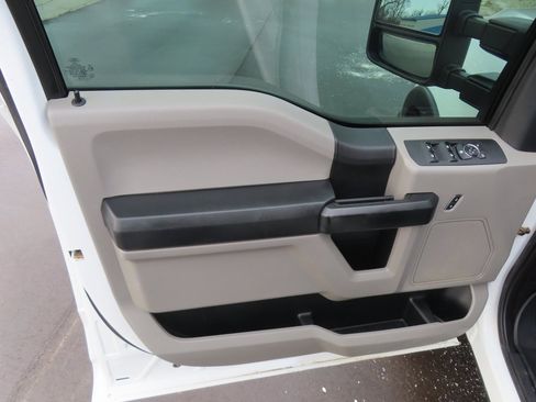 Used 2019 Ford F250 XL w/ STX Appearance Package image 26