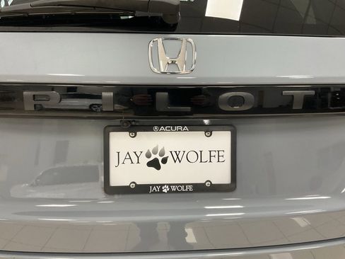 Used 2025 Honda Pilot TrailSport image 25