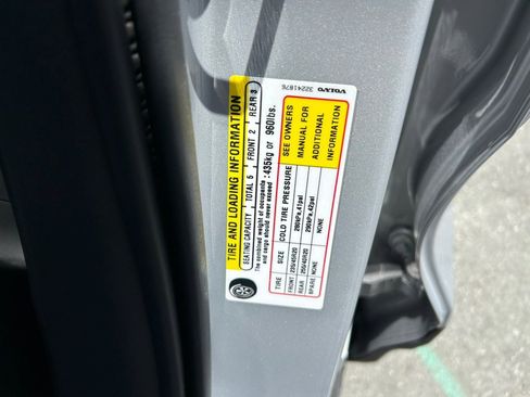 Used 2023 Volvo C40 P8 Recharge Ultimate AWD/4WD image 65