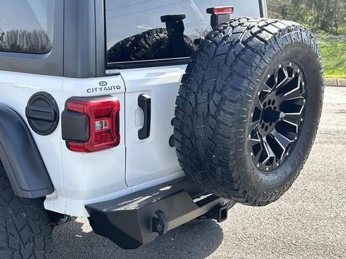 Used 2022 Jeep Wrangler Unlimited Rubicon w/ Dual Top Group image 13