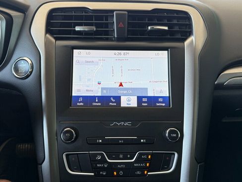 Used 2020 Ford Fusion SE image 32