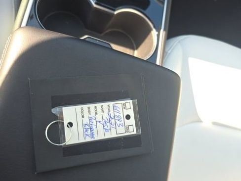 Used 2021 Tesla Model Y Performance image 26