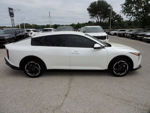 New 2025 Kia K4 EX FWD image 4
