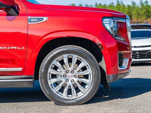 Used 2023 GMC Yukon Denali image 9