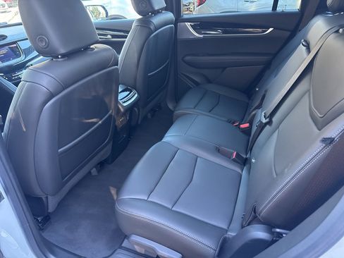 Used 2023 Cadillac XT6 Premium Luxury image 14