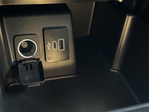 Used 2025 Ford Explorer ST-Line w/ ST-Line Street Pack image 16