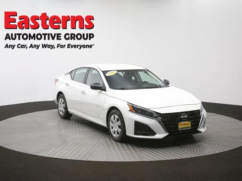Used 2024 Nissan Altima 2.5 S FWD image 48