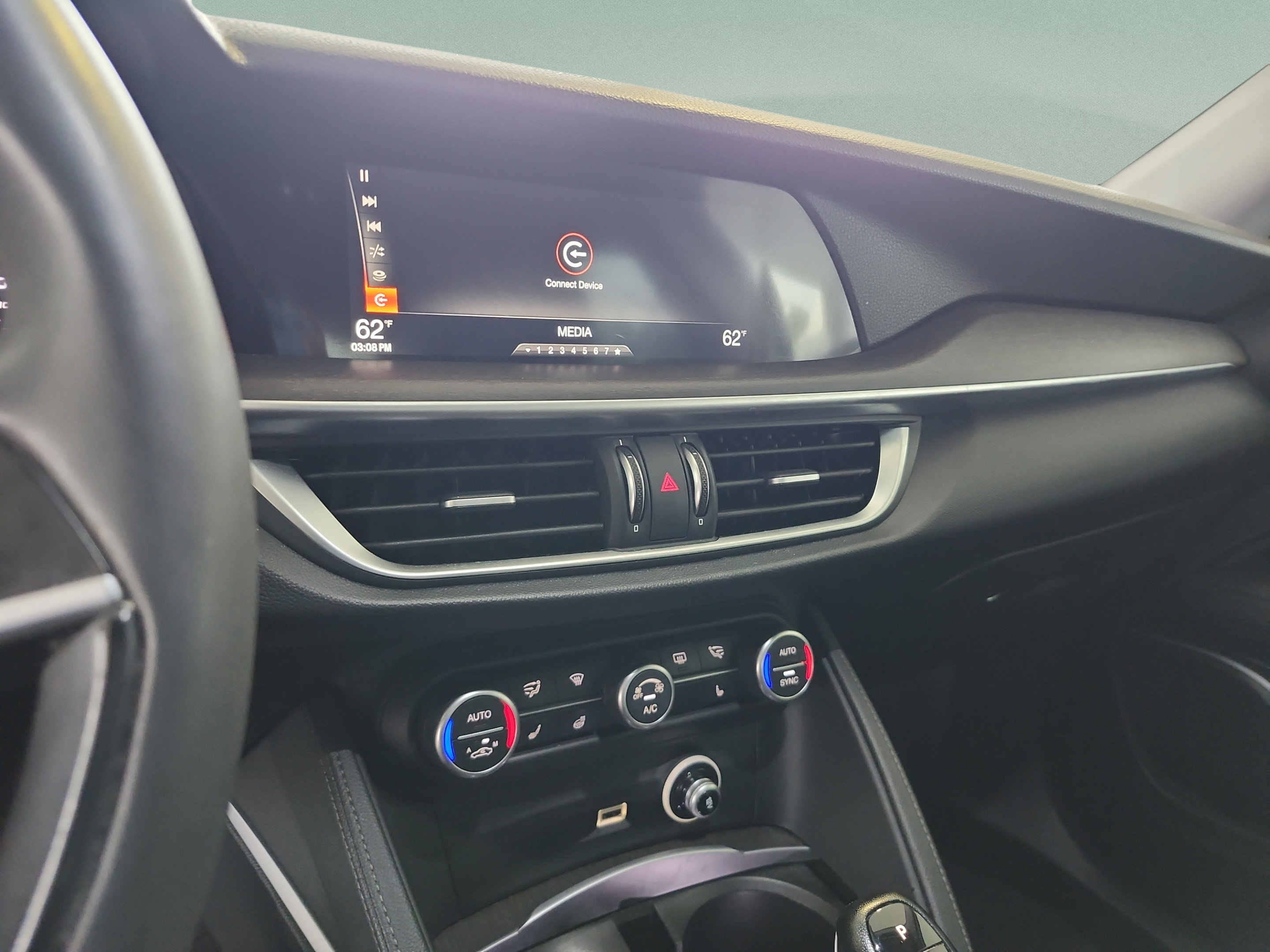 Used 2019 Alfa Romeo Stelvio Ti AWD/4WD image 11