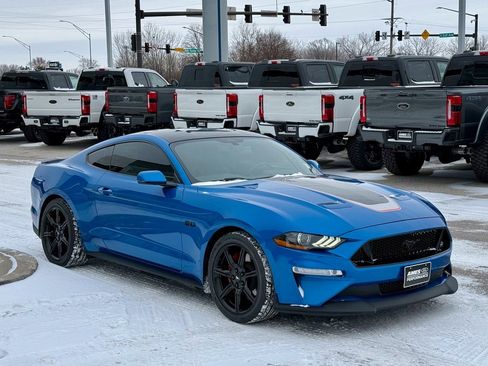 Certified 2019 Ford Mustang GT Premium w/ Black Accent Package image 6