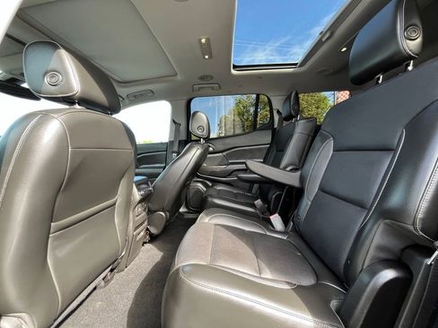 Used 2019 GMC Acadia SLT w/ LPO, Floor Liner Package AWD/4WD image 16