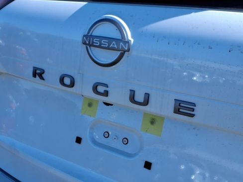 New 2025 Nissan Rogue SL image 15