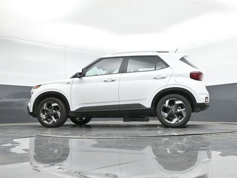 Certified 2024 Hyundai Venue Limited image 39