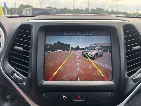 Used 2018 Jeep Cherokee Trailhawk w/ Quick Order Package 27L AWD/4WD image 19