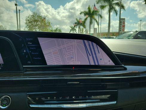 Used 2023 Cadillac Escalade ESV Sport Platinum image 10