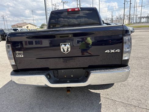 Used 2017 RAM 1500 Classic SLT AWD/4WD image 11