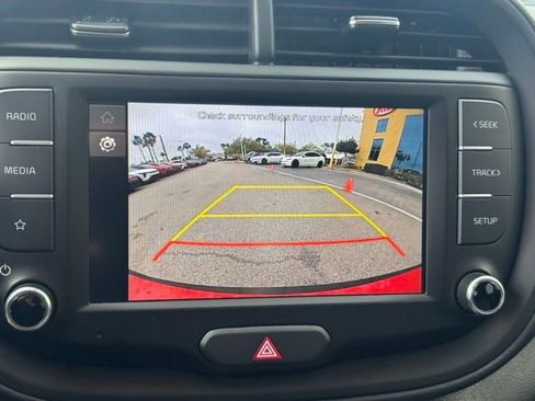 Certified 2025 Kia Soul LX image 16