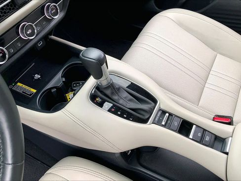 Used 2024 Honda HR-V EX-L image 16