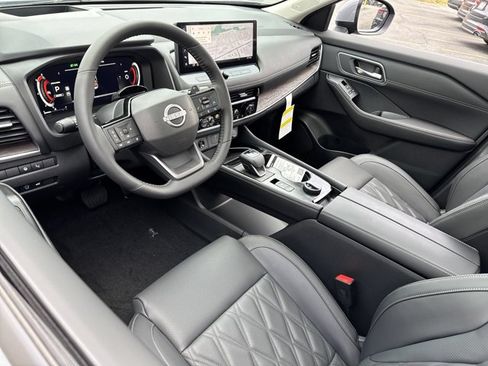 New 2025 Nissan Rogue Platinum w/ Tech Package AWD/4WD image 29