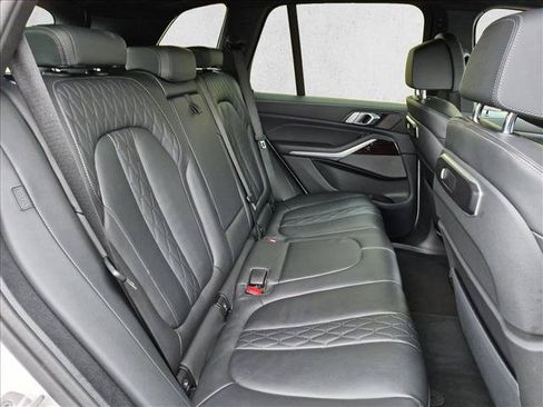 Used 2025 BMW X5 xDrive50e AWD/4WD image 22