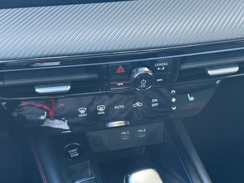 Used 2025 Nissan Kicks SR w/ SR Premium Package image 19