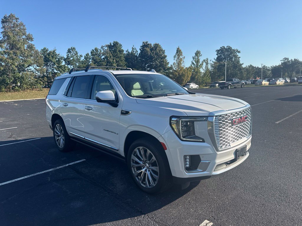 Used 2022 GMC Yukon Denali AWD/4WD image 3