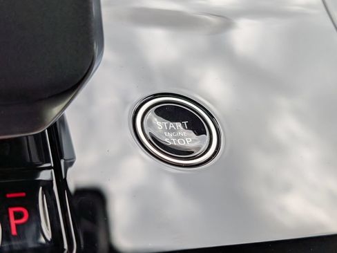 Used 2025 Land Rover Range Rover Sport Dynamic SE AWD/4WD image 18