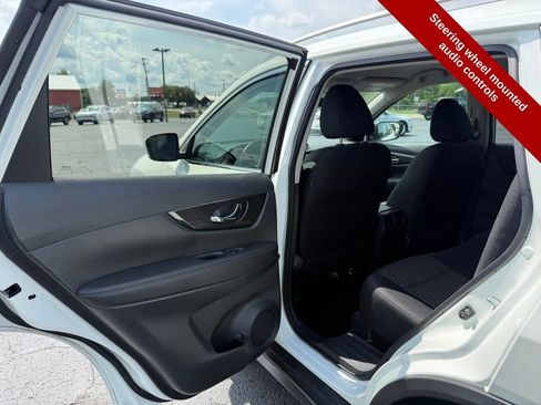 Used 2017 Nissan Rogue SV FWD image 28