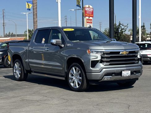 Used 2025 Chevrolet Silverado 1500 High Country w/ High Country Premium Package image 3