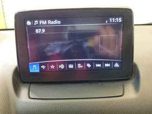 Used 2019 Toyota Yaris LE image 25